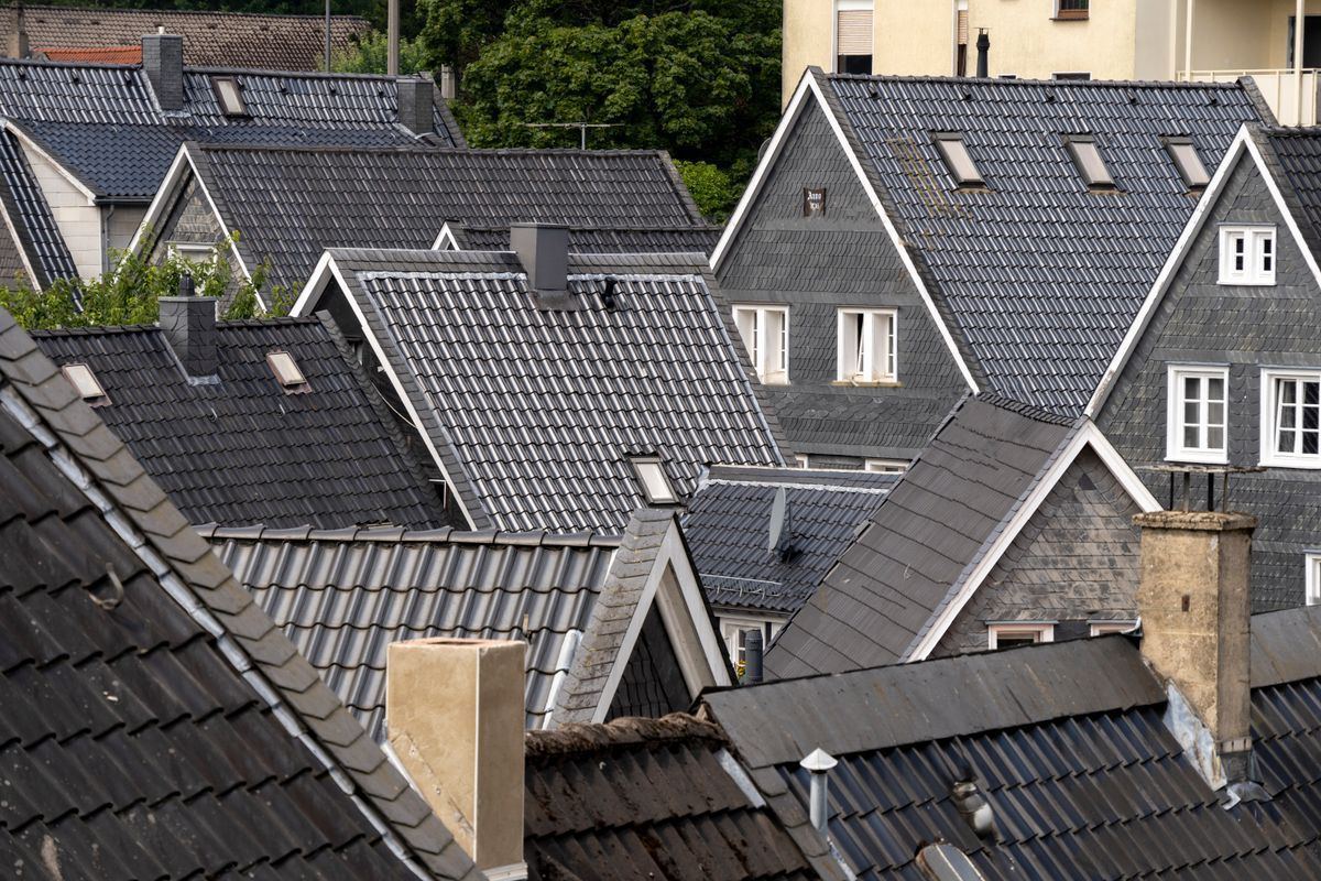 Bazille René, chantier de couvreur zingueur à Orléans